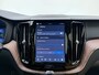 Volvo XC60 T6 AWD 350pk Plus Dark / Luchtvering / geventileerde stoelen / Amber interieur / Panorama dak / Voorruit verwarming /