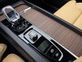 Volvo XC60 T6 AWD 350pk Plus Dark / Luchtvering / geventileerde stoelen / Amber interieur / Panorama dak / Voorruit verwarming /