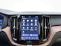 Volvo XC60 T6 AWD 350pk Plus Dark / Luchtvering / geventileerde stoelen / Amber interieur / Panorama dak / Voorruit verwarming /