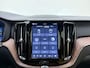 Volvo XC60 T6 AWD 350pk Plus Dark / Luchtvering / geventileerde stoelen / Amber interieur / Panorama dak / Voorruit verwarming /