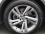 Volkswagen Tiguan 1.4 TSI eHybrid R-Line Business+ 245 PK| Dealeronderhouden | Panoramadak | Trekhaak | Navigatie Pro | Achterklep Elektrisch | Head-Updisplay | Achteruitrijcamera | Stoelverwarming