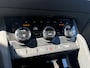 Skoda Karoq 1.5 TSI ACT Sportline Business Afneembare Trekhaak 1500kg | Adaptive Cruise Control | 19 inch | Sensoren Voor + Achter | Camera | Keyless |