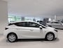Opel Astra 1.0 Online Edition Airco | Apple Carplay/Android Auto | Bluetooth | Cruise Control | Hill/Hold Functie | LED Dagrijverlichting | Lederen Stuurwiel | Multimedia-Voorbereiding | Parkeersensor Voor en Achter | Regensensor | Autonomous Emergency Braking | Verkeersbord Detectie | Rijstrooksensor met Correctie | Bots Waarschuwing Systeem | Achteruitrijcamera | Navigatiesysteem Full Map | Spraakbediening | Comfortstoelen