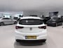 Opel Astra 1.0 Online Edition Airco | Apple Carplay/Android Auto | Bluetooth | Cruise Control | Hill/Hold Functie | LED Dagrijverlichting | Lederen Stuurwiel | Multimedia-Voorbereiding | Parkeersensor Voor en Achter | Regensensor | Autonomous Emergency Braking | Verkeersbord Detectie | Rijstrooksensor met Correctie | Bots Waarschuwing Systeem | Achteruitrijcamera | Navigatiesysteem Full Map | Spraakbediening | Comfortstoelen