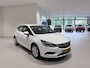 Opel Astra 1.0 Online Edition Airco | Apple Carplay/Android Auto | Bluetooth | Cruise Control | Hill/Hold Functie | LED Dagrijverlichting | Lederen Stuurwiel | Multimedia-Voorbereiding | Parkeersensor Voor en Achter | Regensensor | Autonomous Emergency Braking | Verkeersbord Detectie | Rijstrooksensor met Correctie | Bots Waarschuwing Systeem | Achteruitrijcamera | Navigatiesysteem Full Map | Spraakbediening | Comfortstoelen