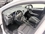 Opel Astra 1.0 Online Edition Airco | Apple Carplay/Android Auto | Bluetooth | Cruise Control | Hill/Hold Functie | LED Dagrijverlichting | Lederen Stuurwiel | Multimedia-Voorbereiding | Parkeersensor Voor en Achter | Regensensor | Autonomous Emergency Braking | Verkeersbord Detectie | Rijstrooksensor met Correctie | Bots Waarschuwing Systeem | Achteruitrijcamera | Navigatiesysteem Full Map | Spraakbediening | Comfortstoelen