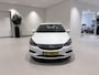 Opel Astra 1.0 Online Edition Airco | Apple Carplay/Android Auto | Bluetooth | Cruise Control | Hill/Hold Functie | LED Dagrijverlichting | Lederen Stuurwiel | Multimedia-Voorbereiding | Parkeersensor Voor en Achter | Regensensor | Autonomous Emergency Braking | Verkeersbord Detectie | Rijstrooksensor met Correctie | Bots Waarschuwing Systeem | Achteruitrijcamera | Navigatiesysteem Full Map | Spraakbediening | Comfortstoelen