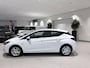 Opel Astra 1.0 Online Edition Airco | Apple Carplay/Android Auto | Bluetooth | Cruise Control | Hill/Hold Functie | LED Dagrijverlichting | Lederen Stuurwiel | Multimedia-Voorbereiding | Parkeersensor Voor en Achter | Regensensor | Autonomous Emergency Braking | Verkeersbord Detectie | Rijstrooksensor met Correctie | Bots Waarschuwing Systeem | Achteruitrijcamera | Navigatiesysteem Full Map | Spraakbediening | Comfortstoelen