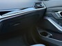 BMW 3-Serie Touring 320e Business Edition Plus Panoramadak | Elektrisch Wegklapbare Trekhaak | Navigatie | Sfeerverlichting | Lederen Sportstoelen | LED | Apple Carplay/ Android Auto