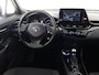 Toyota C-HR / C-HR+ 1.8 HYBRID BI-TONE LUXERY LINE GARANTIE 5-2032 TREKHAAK. 4 SEIZOENEN BANDEN.NAVIGATIE. STUUR EN STOELVERWARMING. HALF LEDER