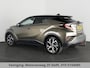 Toyota C-HR / C-HR+ 1.8 HYBRID BI-TONE LUXERY LINE GARANTIE 5-2032 TREKHAAK. 4 SEIZOENEN BANDEN.NAVIGATIE. STUUR EN STOELVERWARMING. HALF LEDER