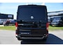 Volkswagen Crafter 35 2.0 TDI L3H2 Highline Black Edition Cruise, Carplay, Camera, LED, 177pk, Automaat, Stuurverwarming, Stoelverwarming, Uniek!