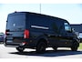 Volkswagen Crafter 35 2.0 TDI L3H2 Highline Black Edition Cruise, Carplay, Camera, LED, 177pk, Automaat, Stuurverwarming, Stoelverwarming, Uniek!