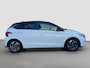 Hyundai i20 1.0 T-GDI 100pk Premium Automaat | Camera | Climate controle | Carplay | Adaptive cruise controle | Dodehoekdetectie | LED koplampen | Parkeersensoren voor en achter | Trekhaak | Stuurverwarming | Premium Audio | Stuurverwarming