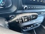 Hyundai i20 1.0 T-GDI 100pk Premium Automaat | Camera | Climate controle | Carplay | Adaptive cruise controle | Dodehoekdetectie | LED koplampen | Parkeersensoren voor en achter | Trekhaak | Stuurverwarming | Premium Audio | Stuurverwarming