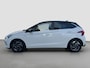 Hyundai i20 1.0 T-GDI 100pk Premium Automaat | Camera | Climate controle | Carplay | Adaptive cruise controle | Dodehoekdetectie | LED koplampen | Parkeersensoren voor en achter | Trekhaak | Stuurverwarming | Premium Audio | Stuurverwarming