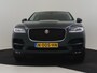 Jaguar F-Pace 2.0 Portfolio AWD 30t 300pk AUTO | Lederen bekleding | Elektrisch verstelb. voorstoelen | Panoramadak | Trekhaak | Elektrische achterklep | Cruise control | Achteruitrijcamera | 18" LMV