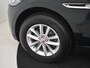 Jaguar F-Pace 2.0 Portfolio AWD 30t 300pk AUTO | Lederen bekleding | Elektrisch verstelb. voorstoelen | Panoramadak | Trekhaak | Elektrische achterklep | Cruise control | Achteruitrijcamera | 18" LMV
