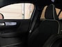 Volvo C40 Single Motor Extended Range Ultimate 82 kWh | 98% SoH | Trekhaak | All Season banden | 360° Camera | Harman Kardon | Adaptieve Cruise Control | Bestuurdersstoel elektrisch geheugen | Stoel en Stuurwielverwarming | 20 Inch | Passagiersstoel elektrisch | Microtech / alcantara bekleding met wit stiksel en bies | Zitting verlenging voorstoelen | Panoramadak | Pilot Assist | BLIS Dode Hoek Detectie | Warmtepomp | Google Infotainment | Keyless Drive | Verlichtingspack 2 | Parkeersensoren voor+achter | Privacy Glass | Elektrisch bedienbare achterklep | Breedstralers in voorbumper | Draadloos telefoon opladen | DAB Radio | Apple Carplay/Android Auto | Volvo On Call met mobiele App functie | Vapour Grey Metallic |