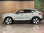 Volvo C40 Single Motor Extended Range Ultimate 82 kWh | 98% SoH | Trekhaak | All Season banden | 360° Camera | Harman Kardon | Adaptieve Cruise Control | Bestuurdersstoel elektrisch geheugen | Stoel en Stuurwielverwarming | 20 Inch | Passagiersstoel elektrisch | Microtech / alcantara bekleding met wit stiksel en bies | Zitting verlenging voorstoelen | Panoramadak | Pilot Assist | BLIS Dode Hoek Detectie | Warmtepomp | Google Infotainment | Keyless Drive | Verlichtingspack 2 | Parkeersensoren voor+achter | Privacy Glass | Elektrisch bedienbare achterklep | Breedstralers in voorbumper | Draadloos telefoon opladen | DAB Radio | Apple Carplay/Android Auto | Volvo On Call met mobiele App functie | Vapour Grey Metallic |