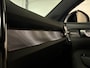 Volvo C40 Single Motor Extended Range Ultimate 82 kWh | 98% SoH | Trekhaak | All Season banden | 360° Camera | Harman Kardon | Adaptieve Cruise Control | Bestuurdersstoel elektrisch geheugen | Stoel en Stuurwielverwarming | 20 Inch | Passagiersstoel elektrisch | Microtech / alcantara bekleding met wit stiksel en bies | Zitting verlenging voorstoelen | Panoramadak | Pilot Assist | BLIS Dode Hoek Detectie | Warmtepomp | Google Infotainment | Keyless Drive | Verlichtingspack 2 | Parkeersensoren voor+achter | Privacy Glass | Elektrisch bedienbare achterklep | Breedstralers in voorbumper | Draadloos telefoon opladen | DAB Radio | Apple Carplay/Android Auto | Volvo On Call met mobiele App functie | Vapour Grey Metallic |