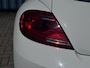 Volkswagen Beetle Cabriolet 2.0 TSI Sport R-Line | DSG | Fender premium audio | 18" Lichtmetalen velgen | Apple carplay & Android auto | Stoelverwarming | Originele Radio aanwezig