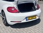 Volkswagen Beetle Cabriolet 2.0 TSI Sport R-Line | DSG | Fender premium audio | 18" Lichtmetalen velgen | Apple carplay & Android auto | Stoelverwarming | Originele Radio aanwezig
