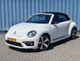 Volkswagen Beetle Cabriolet 2.0 TSI Sport R-Line | DSG | Fender premium audio | 18" Lichtmetalen velgen | Apple carplay & Android auto | Stoelverwarming | Originele Radio aanwezig