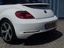 Volkswagen Beetle Cabriolet 2.0 TSI Sport R-Line | DSG | Fender premium audio | 18" Lichtmetalen velgen | Apple carplay & Android auto | Stoelverwarming | Originele Radio aanwezig