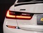 BMW 3-Serie M340i xDrive | BMW Individual Chalk | Laser | Pano | HUD | Harman Kardon | Dealeronderhouden