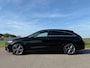 Mercedes-Benz CLA Shooting Brake 180d Business Solution AMG / Harman-Kardon / Leder / Camera / Navi / 18" Velgen / Clima /