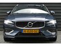 Volvo V60 2.0 B3 INSCRIPTION / NAVI / LEDER / CLIMA / 19"LMV / CAMERA / MEMORY STOELEN / ELEKTR.WEGKL.TREKHAAK / ELEKTR.ACHTERKELP / STOELVERWARMING / FULL-LED / KEYLESS / PDC / BLUETOOTH / ADAPT. CRUISECONTROL / 2E EIGENAAR / SCHITERENDE STAAT !!