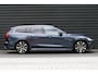 Volvo V60 2.0 B3 INSCRIPTION / NAVI / LEDER / CLIMA / 19"LMV / CAMERA / MEMORY STOELEN / ELEKTR.WEGKL.TREKHAAK / ELEKTR.ACHTERKELP / STOELVERWARMING / FULL-LED / KEYLESS / PDC / BLUETOOTH / ADAPT. CRUISECONTROL / 2E EIGENAAR / SCHITERENDE STAAT !!