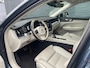 Volvo XC60 2.0 T8 Twin Engine AWD Momentum Pro trekhaak pano stoelverwarming