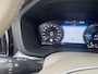 Volvo XC60 2.0 T8 Twin Engine AWD Momentum Pro trekhaak pano stoelverwarming