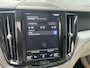 Volvo XC60 2.0 T8 Twin Engine AWD Momentum Pro trekhaak pano stoelverwarming