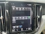 Volvo XC60 2.0 T8 Twin Engine AWD Momentum Pro trekhaak pano stoelverwarming