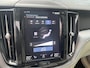 Volvo XC60 2.0 T8 Twin Engine AWD Momentum Pro trekhaak pano stoelverwarming