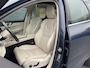 Volvo XC60 2.0 T8 Twin Engine AWD Momentum Pro trekhaak pano stoelverwarming