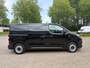 Peugeot e-Expert L2 75 kWh 136pk | 8 jaar garantie | 0% financial lease | NAVI | Apple Carplay | Android Auto | Parkeersensoren voor- en achter | Achteruitrijcamera | Dode hoek detectie | Mistlampen | Licht- en regensensor | Automatische verlichting | Digital cockpit | Tussenwand comfort met raam | Houten afwerking laadruimte | LED laadruimteverlichting | Reservewiel | van €48.119 voor €36.950 ex. BTW rijklaar