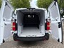 Peugeot e-Expert L3 75 kWh 136pk | 8 jaar garantie | 0% financial lease | Houten afwerking laadruimte | LED laadruimteverlichting | NAVI | Multimedia | Apple Carplay | Android Auto | Achteruitrijcamera | Parkeersensoren voor en achter | Dode hoek detectie | Digitale cockpit | Stuurwielbediening | Tussenwand comfort met raam | Bestuurdersstoel comfort | Bank voorpassagiers | Mistlampen | Licht- en regensensor | Reservewiel | van €48.469 voor €37.195 ex. BTW rijklaar
