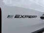 Peugeot e-Expert L3 75 kWh 136pk | ACTIE | 8 jaar garantie | 0% financial lease | Houten afwerking laadruimte | LED laadruimteverlichting | NAVI | Multimedia | Apple Carplay | Android Auto | Achteruitrijcamera | Parkeersensoren voor en achter | Dode hoek detectie | Digitale cockpit | Stuurwielbediening | Tussenwand comfort met raam | Bestuurdersstoel comfort | Bank voorpassagiers | Mistlampen | Licht- en regensensor | Reservewiel | van €48.469 voor €36.195 ex. BTW rijklaar