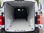 Peugeot e-Expert L3 75 kWh 136pk | ACTIE | 8 jaar garantie | 0% financial lease | Houten afwerking laadruimte | LED laadruimteverlichting | NAVI | Multimedia | Apple Carplay | Android Auto | Achteruitrijcamera | Parkeersensoren voor en achter | Dode hoek detectie | Digitale cockpit | Stuurwielbediening | Tussenwand comfort met raam | Bestuurdersstoel comfort | Bank voorpassagiers | Mistlampen | Licht- en regensensor | Reservewiel | van €48.469 voor €36.195 ex. BTW rijklaar
