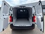 Peugeot e-Expert L2 75 kWh 136pk | 8 jaar garantie | 0% financial lease| NAVI | Apple Carplay | Android Auto | Parkeersensoren voor en achter | Achteruitrijcamera | Dode hoek detectie | Mistlampen | Licht- en regensensor | Automatische verlichting | Digital cockpit | Tussenwand comfort met raam | Houten afwerking laadruimte | LED laadruimteverlichting | Reservewiel | van €47.569 voor €36.495 ex. BTW rijklaar