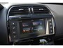 Jaguar XE 2.0 Portfolio Leder Koplamp adaptief Hill hold Cruise control Bi-xenon