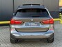 BMW X1 xDrive20i M-Pakket PANORAMADAK | NIEUWSTAAT