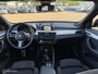 BMW X1 xDrive20i M-Pakket PANORAMADAK | NIEUWSTAAT