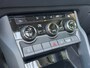 Skoda Karoq 1.5 150pk TSI ACT Business Edition Panoramisch glazenschuif-/kanteldak | Parkeersensoren achter | Trekhaak