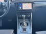 Skoda Superb Combi 1.5 150pk TSI ACT Business Edition Plus Parkeersensoren vóór en achter | Navigatie Columbus met 9,2" kleuren touchscreen | Lichtmetalen velgen 18" Antares