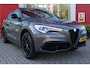 Alfa Romeo Stelvio 2.0 T 280PK Q4 AWD B-Tech | DRIVER ASSISTENCE PACK2: | ACHTERUITRIJCAMERA | PARKEERSENSOREN VOOR / ACHTER | DODEHOEKDETECTIE | DIMMENDE BINNENSPIEGEL | CONVENIENCE PACK: | KEYLESS ENTRY / START | WARMTE WERENDE VOORRUIT | ELEKTRSICHE STOELVERSTELLING MET GEHEUGEN | ELEKTRISCH VERWARMEDE VOORSTOELEN | ELEKTRISCH VERWARMBAAR STUURWIEL | LEDEREN BEKLEDING | RODE REMKLAUWEN | 19"INCH LICHTMETALEN VELGEN | BI-XENON KOPLAMPEN MET SPROEIINSTALATIE | ELEKTRISCHE ACHTERKLEP | NAVIGATIE | DAB+ RADIO | ADAPTIVE CRUISE CONTROL |